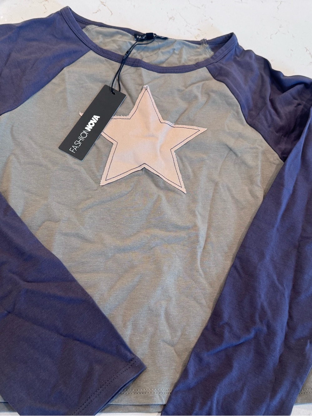 Fashion Nova Teen Green Long-Sleeve Raglan Top with Beige Star